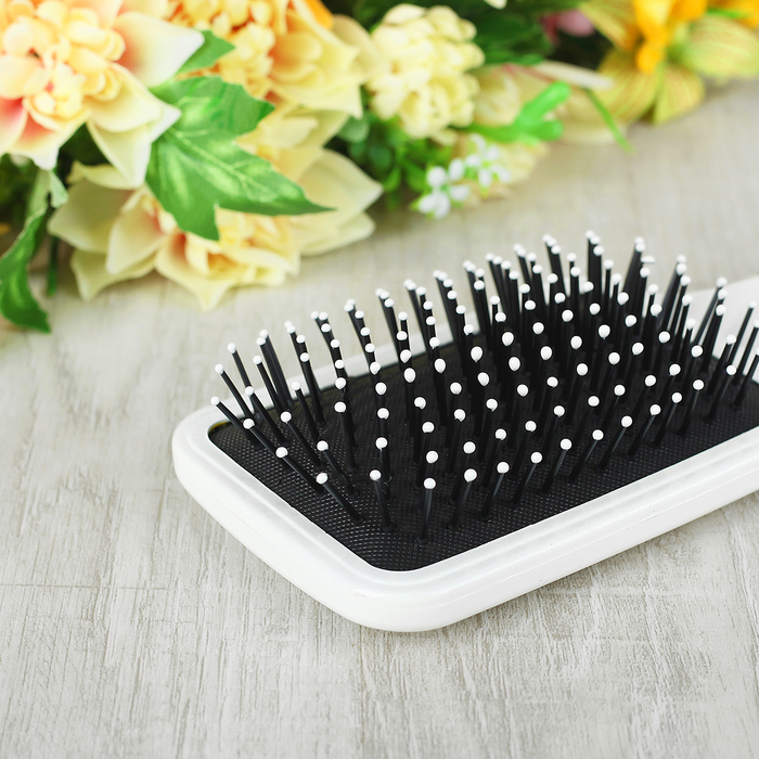 Расчёска массажная, широкая, цвет чёрный/белый