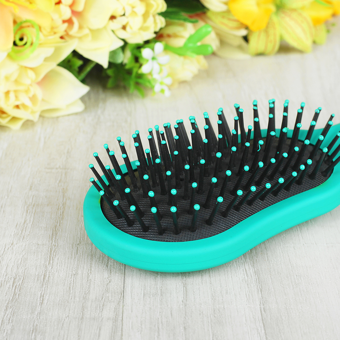 Расчёска массажная, прорезиненная, комбинированная, овальная, цвет бирюзовый