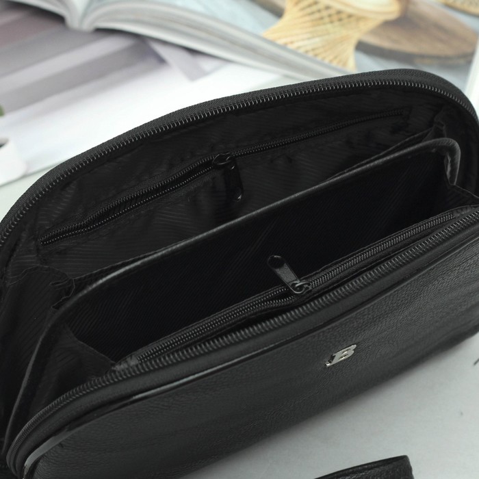 Клатч женский, 4 отдела, с ручкой, цвет чёрный