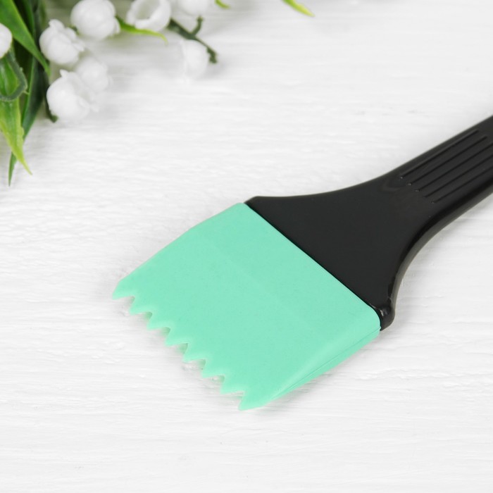 Кисть для окрашивания силиконовая с зубчиками