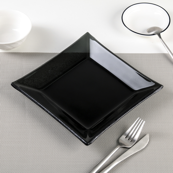 Тарелка 20х2 см "Стиль", цвет черный