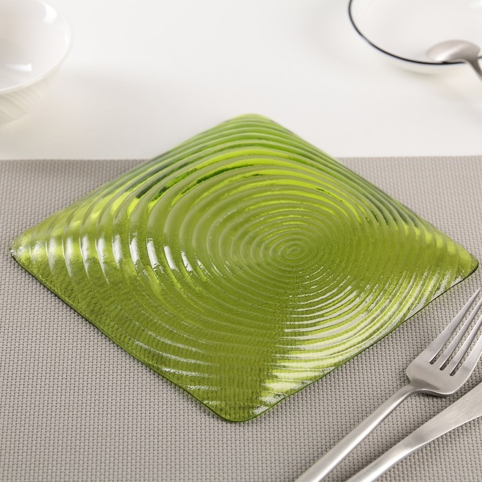 Тарелка 17,5 см "Корона", цвет зеленый