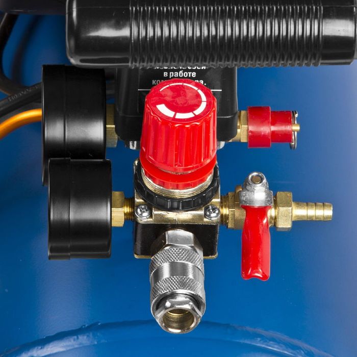 Компрессор "ЗУБР" ЗКПМ-240-24-1.5, воздушный, поршневой, масляный, 24л, 8Атм, 1500Вт, 220В