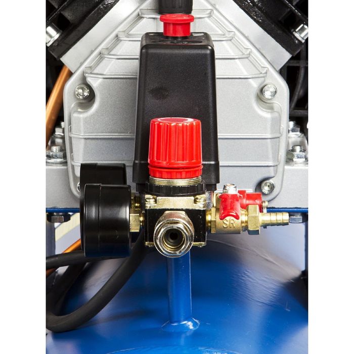 Компрессор "ЗУБР" ЗКПМ-360-50-2.2, воздушный, поршневой, масл., 50л, 8Атм, 2200Вт, 220В