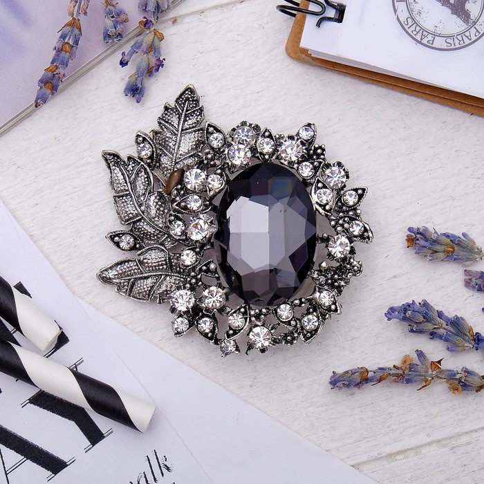 Брошь "Императрица" лиственная, цвет бело-серый в черненом серебре