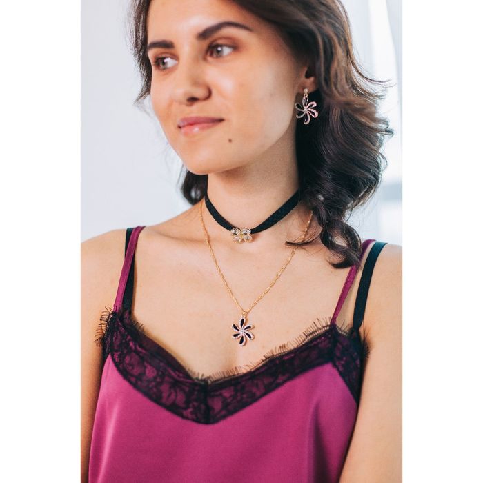 Набор 2 предмета: серьги, чокер "Циркон", цветок, цвет бело-золотой в черном