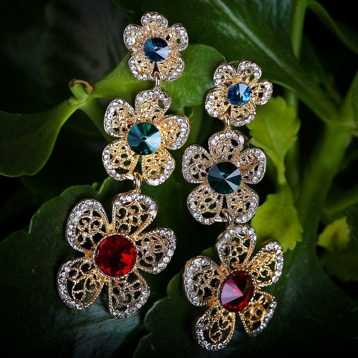 Серьги висячие со стразами "Цветник", цветные в золоте