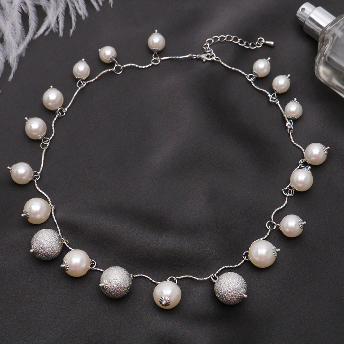 Бусы "Жемчужные бусины", цвет белый в серебре, 45см