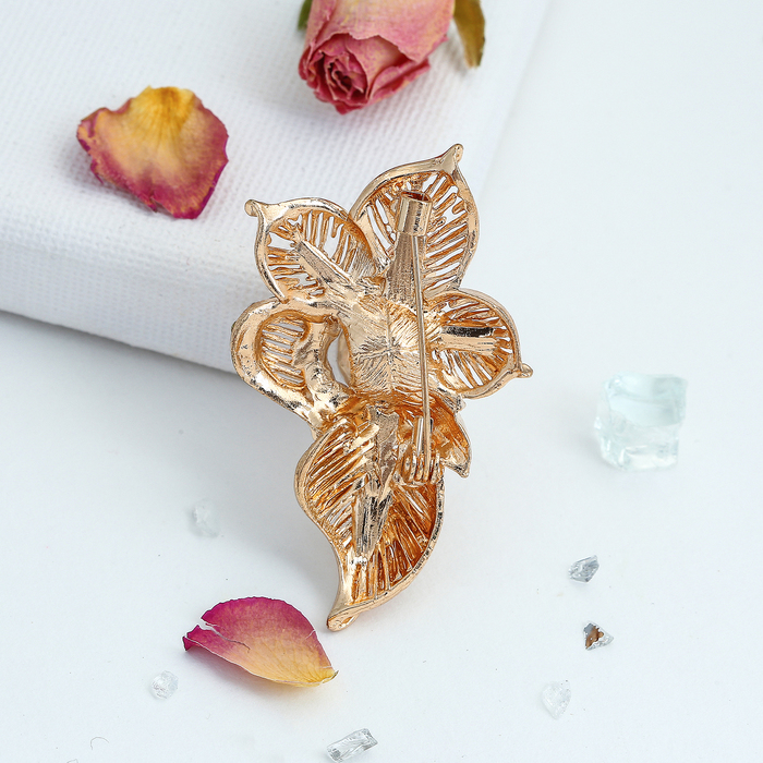 Брошь "Жемчужный листок" ажурный, цвет белый в золоте