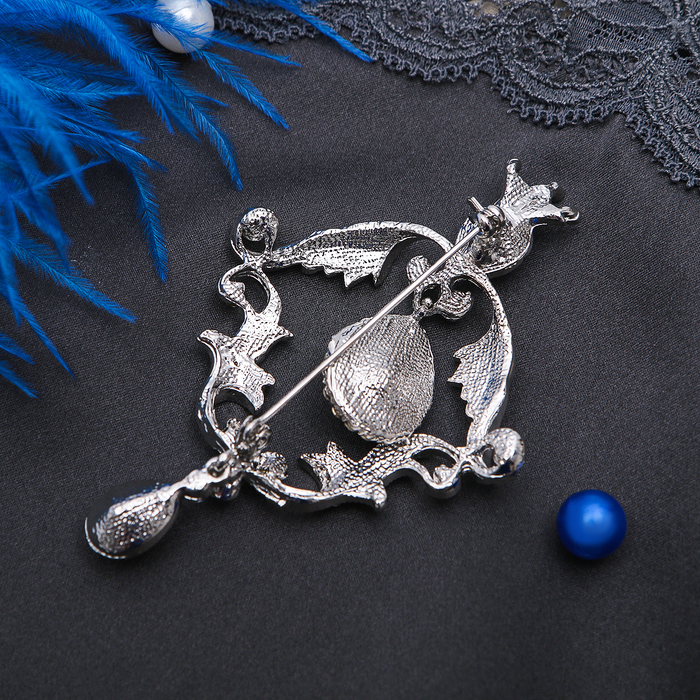 Брошь "Ассорти королевское" ажурная, цвет серо-белый в серебре