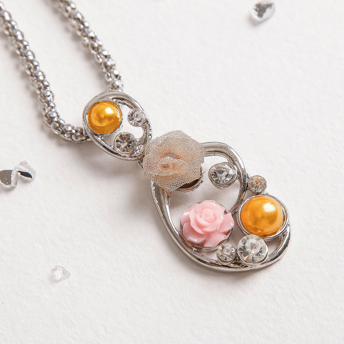 Кулон "Цветы" в овале, цвет белый в серебре, 45см