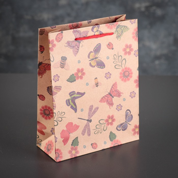 Пакет крафт "Бабочки на розах", 19 х 8 х 24 см