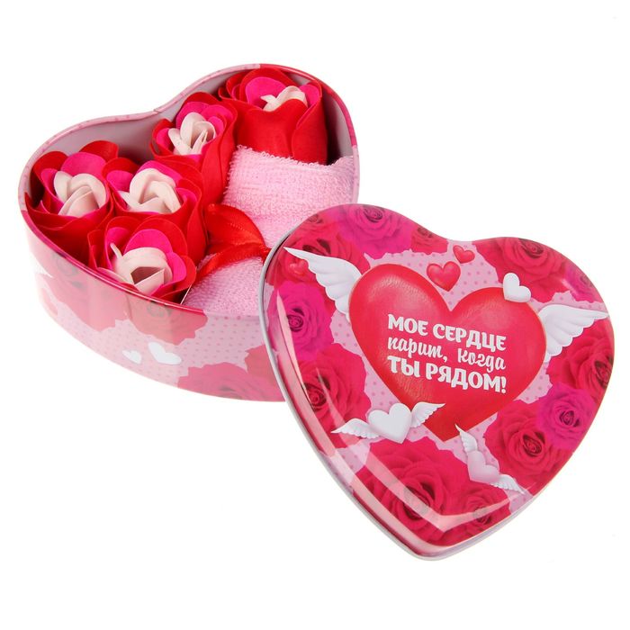 Набор мыльных лепестков в шкатулке-сердце "Мое сердце парит, когда ты рядом!", 5 бутонов и полотенце (20х20)