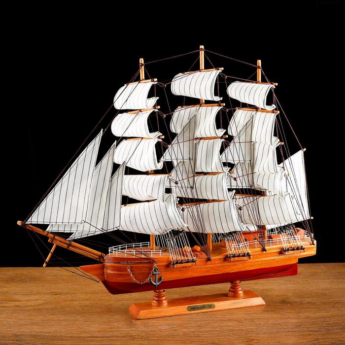Корабль сувенирный большой «Крамбол», борта светлое дерево, паруса белые, микс 57×9×49см