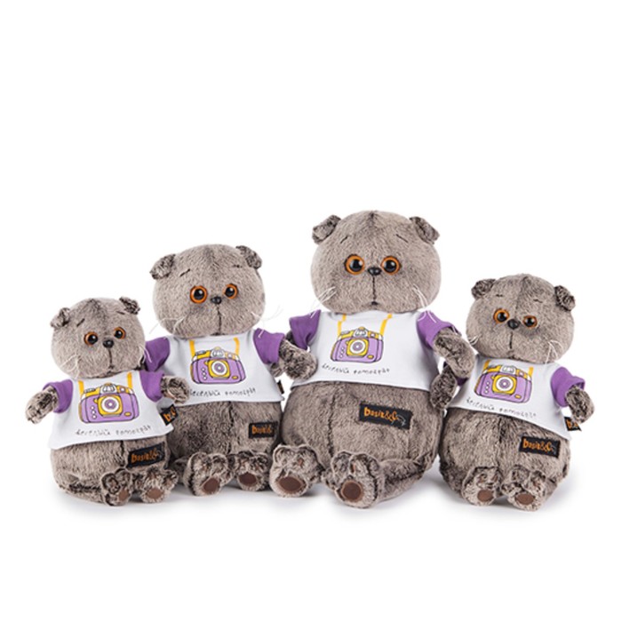 Мягкая игрушка "Басик" в футболке с принтом «Весёлый фотограф», 19 см