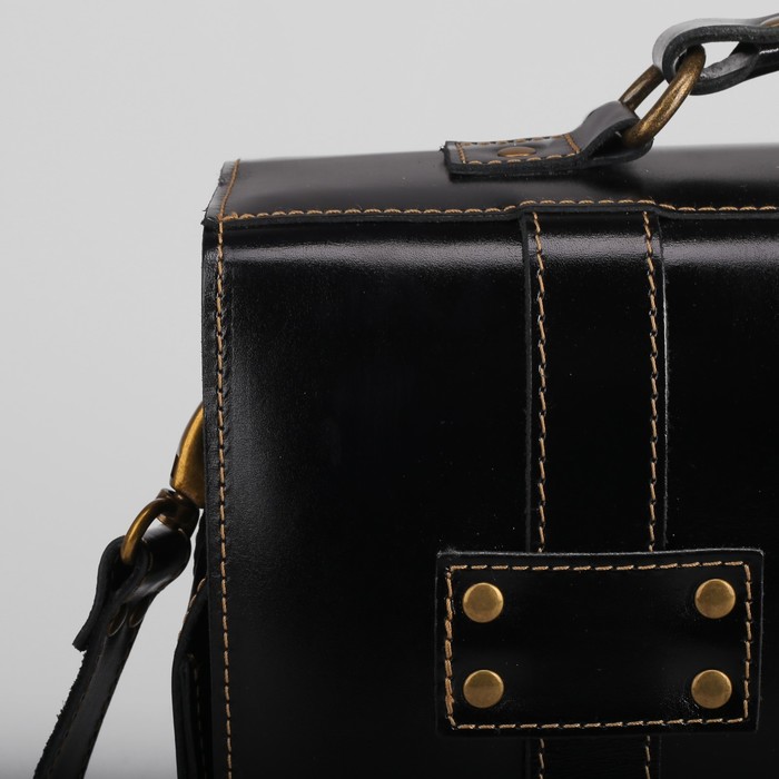 Портфель мужской, 1 отдел, 3 наружных кармана, длинный ремень, цвет коричневый