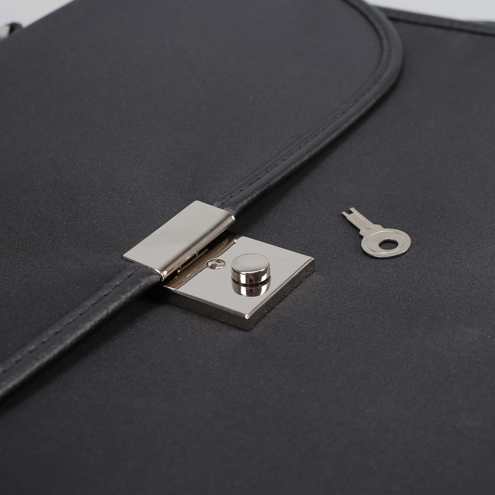 Сумка-портфель мужская на замке "Мобиле", 3 отдела, длинный ремень, цвет чёрный