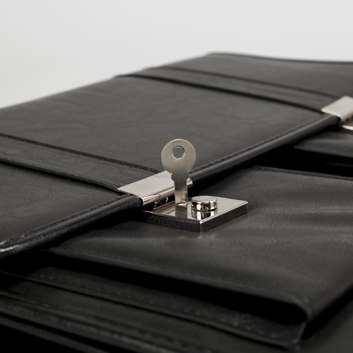 Сумка-портфель мужская на замке "Бизнес-2М", 3 отдела, 2 наружных кармана, длинный ремень, цвет чёрный