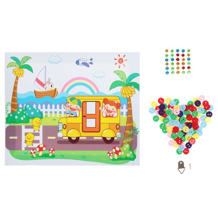 Аппликация на холсте пуговицами и стразами "Автобус"