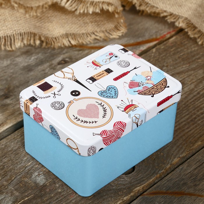 Шкатулка металл прямоугольная "Мастерская швеи" матовая 6,3х9х12 см