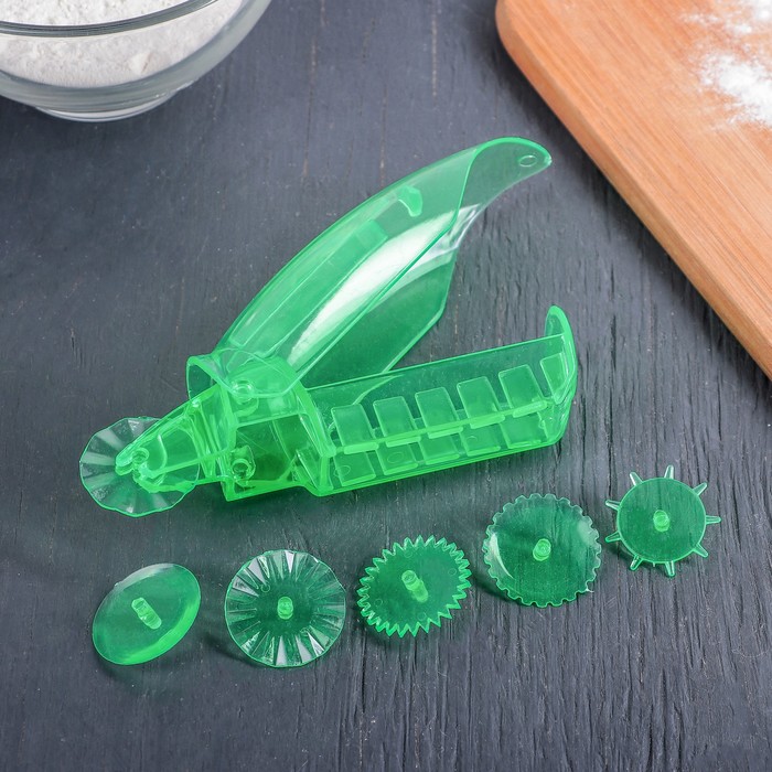 Валик для нарезания и тиснения теста "Помощник", с 6 насадками, МИКС