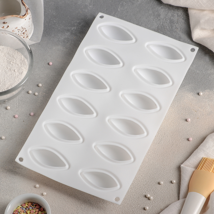 Форма для выпечки и муссовых десертов, 12 ячеек, 30х18х3 см "Джасти", цвет белый