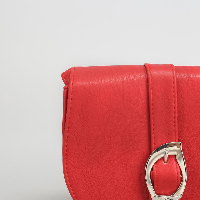 Сумка женская на магните, 1 отдел, длинный ремень, цвет красный
