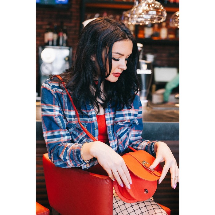 Сумка женская на магните, 1 отдел, длинный ремень, цвет красный