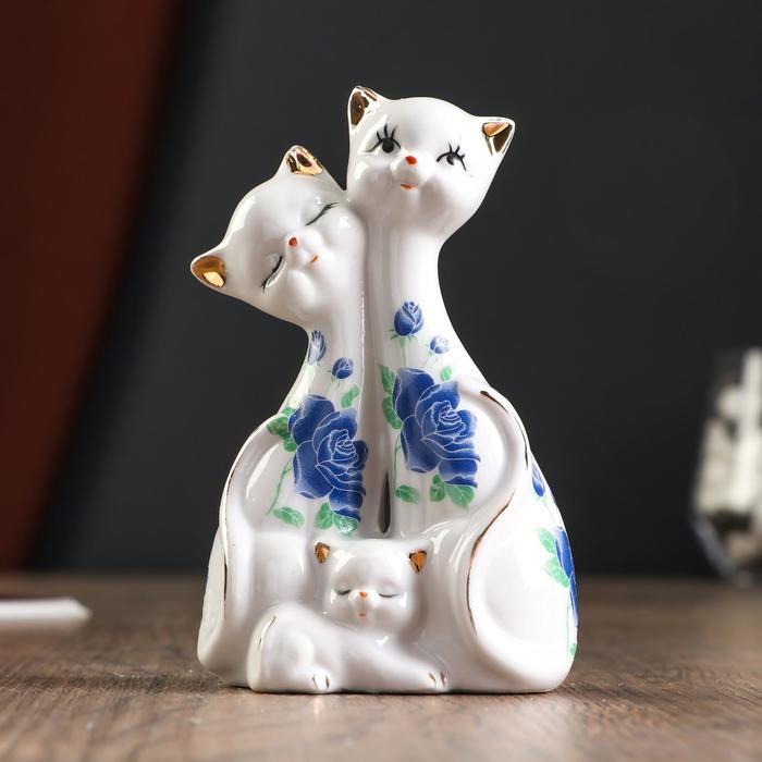 

Сувенир керамика "Две кошки с котёнком" 13х8 см