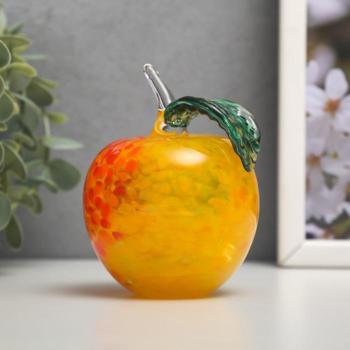 Сувенир стекло в стеклокрошку "Яблоко красно-жёлтое" 14х10х10 см