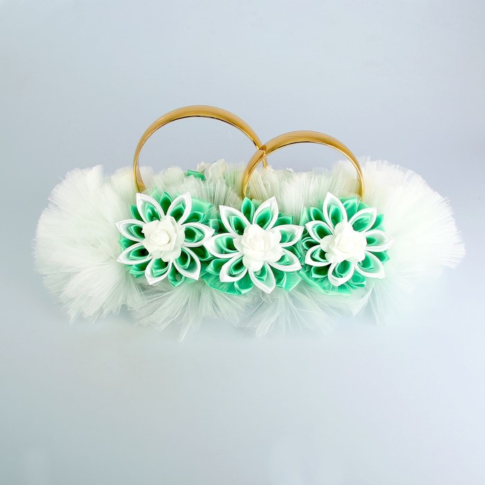 Набор для украшения автомобиля «Канзаши»: кольца на крышу, бант на радиатор, 4 бантика на ручки, 2 ленты на капот, мятно-белый