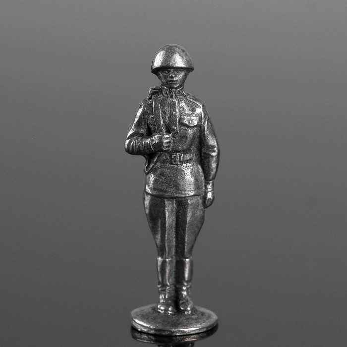 Оловянный солдатик "Рядовой в каске"