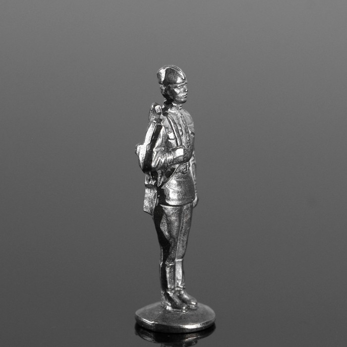 Оловянный солдатик "Рядовой в пилотке"