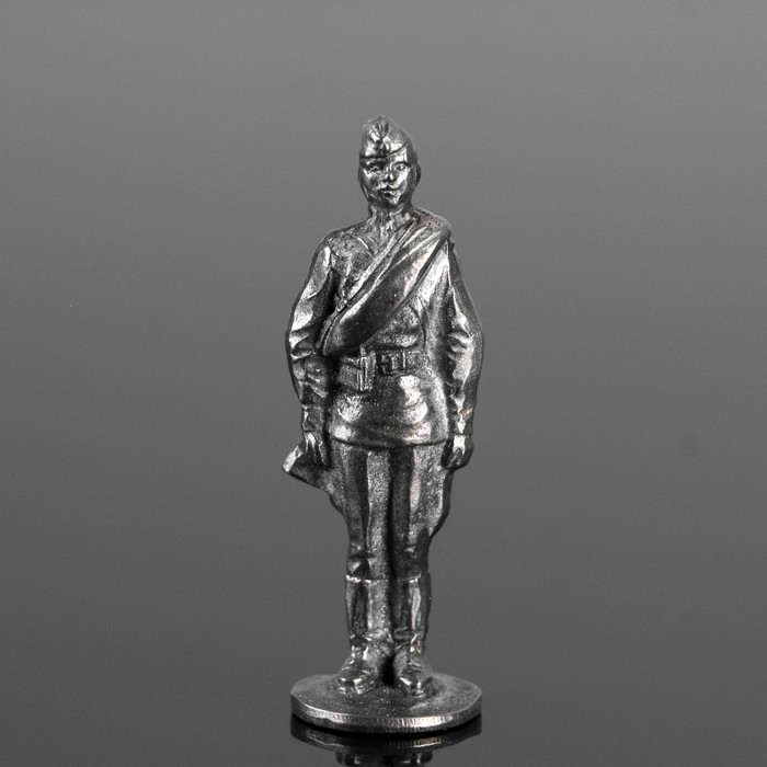 Оловянный солдатик "Рядовой со скаткой"