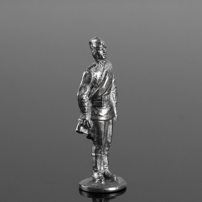 Оловянный солдатик "Рядовой со скаткой"