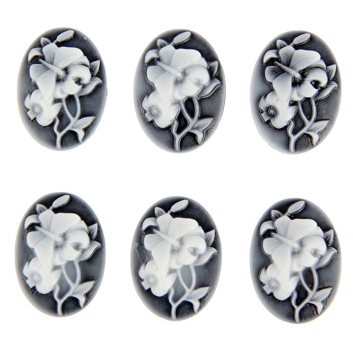 Набор камей "Бабочка на цветке" набор 6 шт бело-серая 3,8х2,7 см
