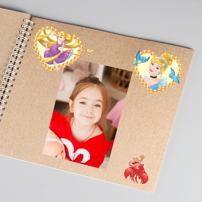 Фотоальбом на 15 листов в твёрдой обложке с наклейками "Самая прекрасная", Принцессы
