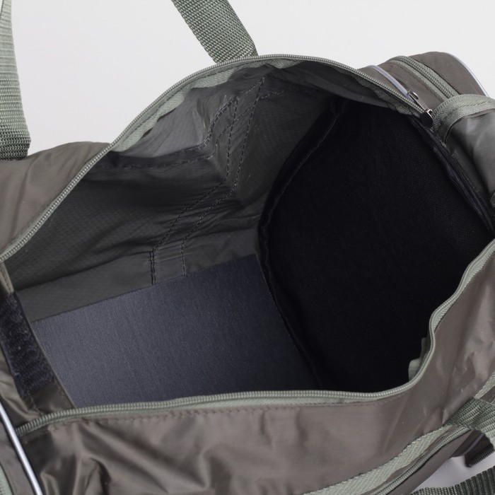 Сумка спортивная, отдел на молнии, 3 наружный кармана, длинный ремень, цвет хаки