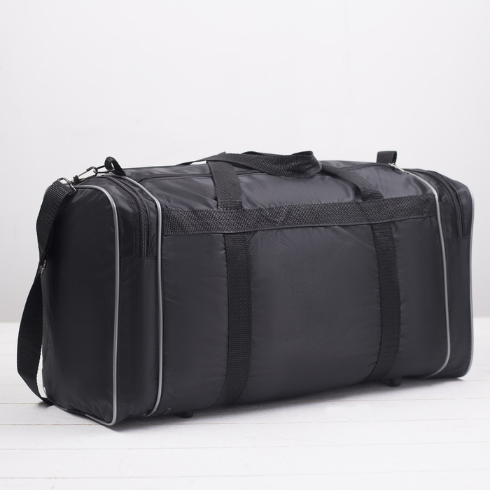 Сумка спортивная, 1 отдел на молнии, 3 наружных кармана, длинный ремень, цвет чёрный