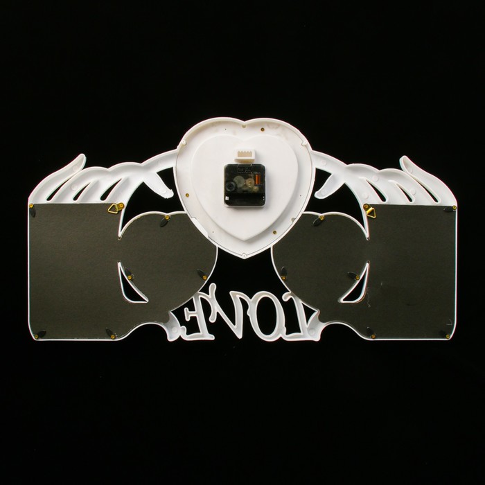 Часы настенные "Сердечки в руках", белые + 4 фоторамки: 10 × 10 см (2 шт.) и 10 × 15 см (2 шт.)