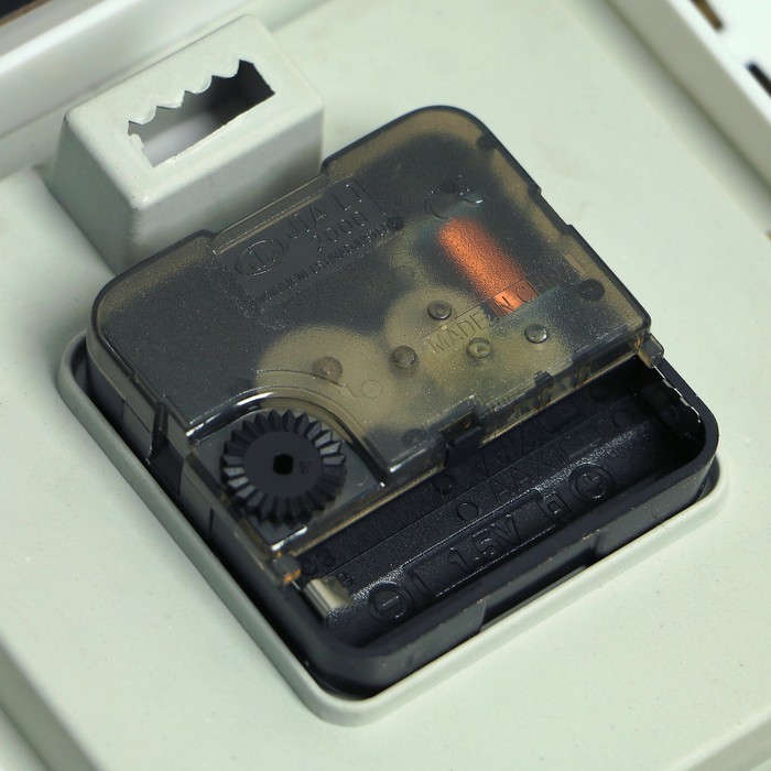 Часы настенные "Клетка", белые + 4 фоторамки 10 × 15 см