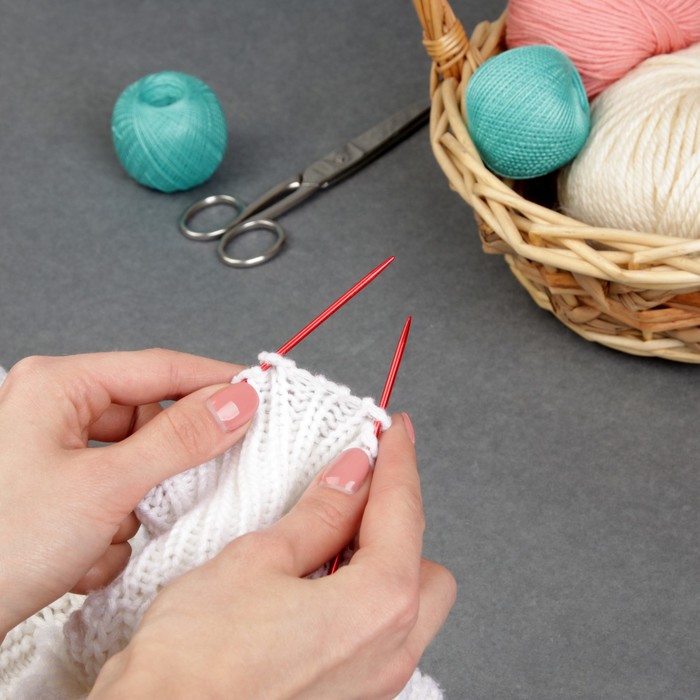 Спицы для вязания, прямые, с пластиковым наконечником, d=2,5мм, 35см, 2шт, цвет красный