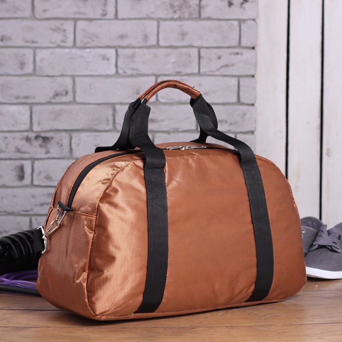 Сумка спортивная на молнии, 1 отдел, наружный карман, длинный ремень, цвет золотистый