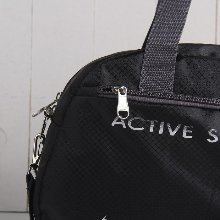 Сумка спортивная на молнии, 1 отдел, наружный карман, длинный ремень, цвет чёрный