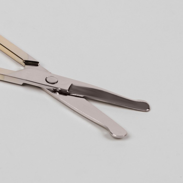 Ножницы маникюрные, безопасные, прямые, 9см, цвет золотой/серебристый