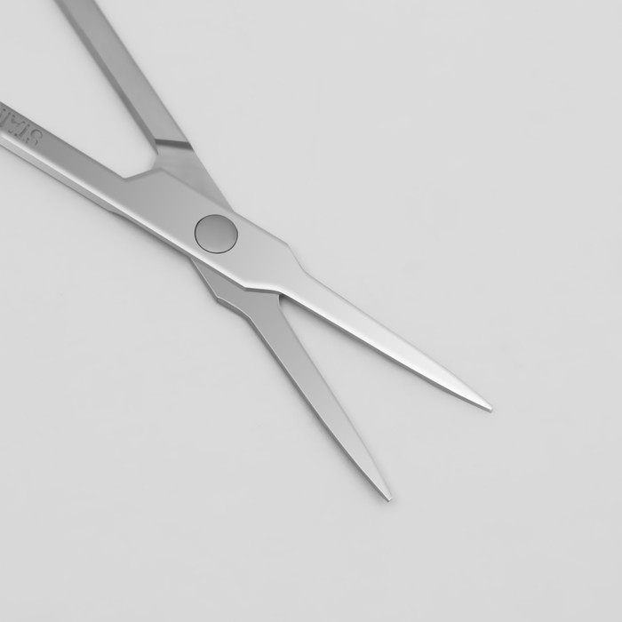 Ножницы маникюрные, прямые, зауженные, 9 см, цвет серебристый