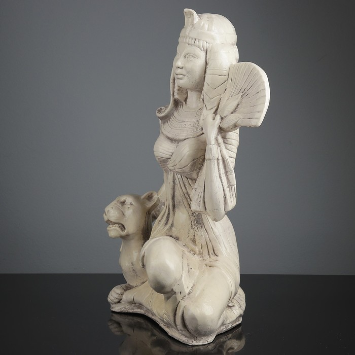 Фигура "Клеопатра с пантерой сидя" большая, состаренный 23 × 34 × 51 см