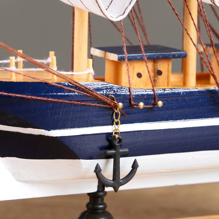 Корабль сувенирный средний «Фрея», борта синие, 33х31х5 см , микс