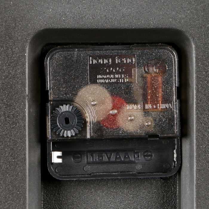 Часы настенные круглые "Карта мира", d= 29 cм, коричневая рама со вставками розы