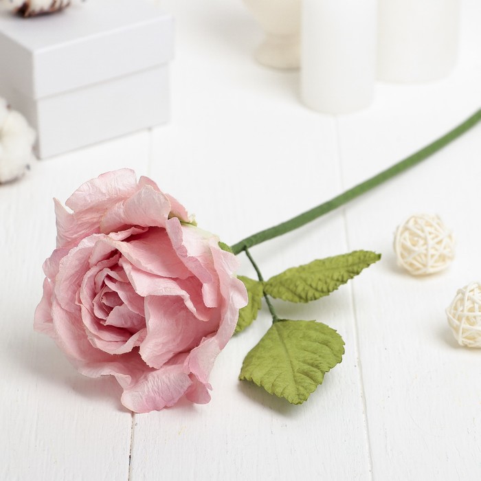 Декоративный цветок "Нежно-розовая роза"